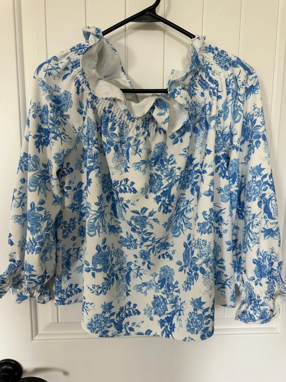 Tuckernuck Blue & White Floral Ruffle-Neck Blouse - Picture 1 of 2